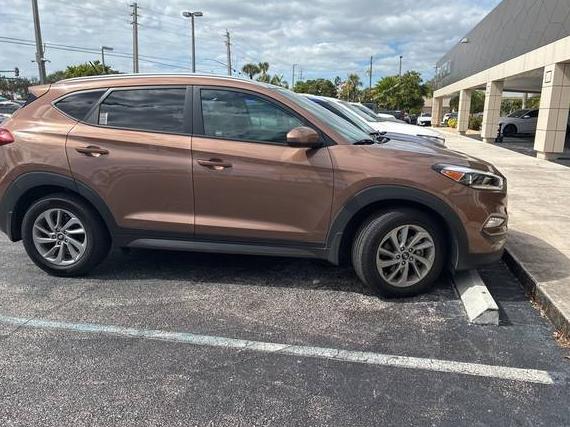 HYUNDAI TUCSON 2016 KM8J33A49GU062557 image HYUNDAI TUCSON 2016 KM8J33A49GU062557 image