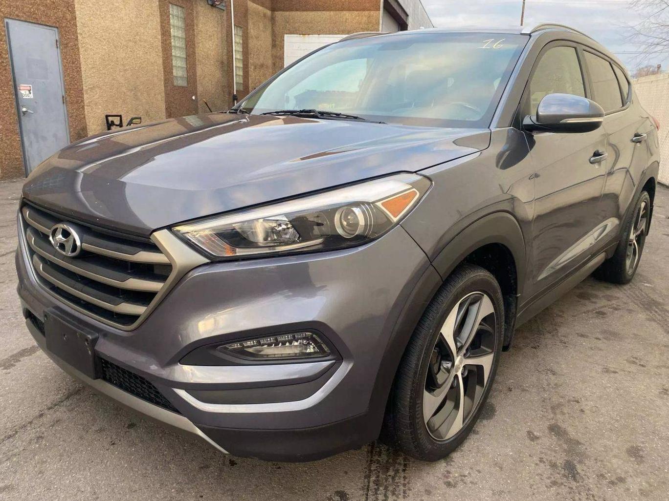 HYUNDAI TUCSON 2016 KM8J3CA21GU026716 image