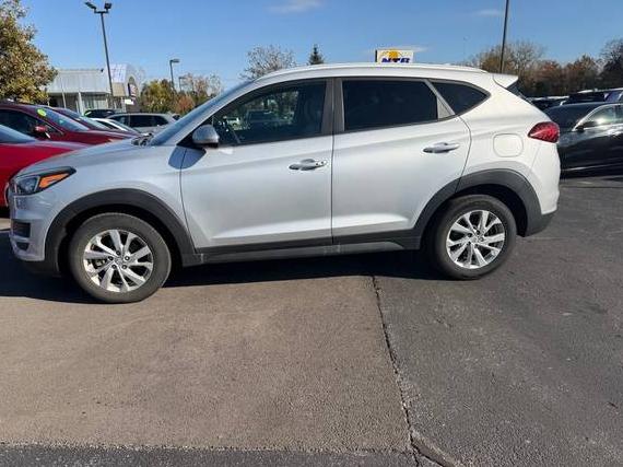 HYUNDAI TUCSON 2019 KM8J33A4XKU050295 image HYUNDAI TUCSON 2019 KM8J33A4XKU050295 image