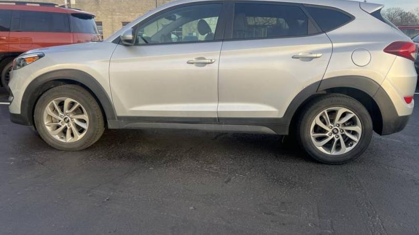 HYUNDAI TUCSON 2018 KM8J23A45JU730719 image