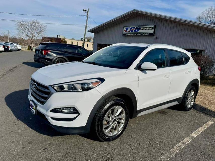 HYUNDAI TUCSON 2018 KM8J3CA49JU744684 image