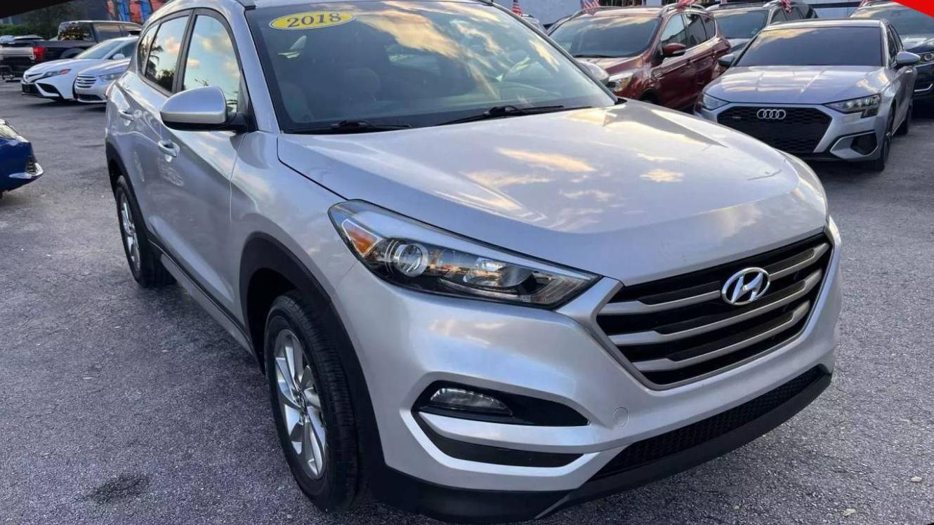 HYUNDAI TUCSON 2018 KM8J33A45JU654609 image