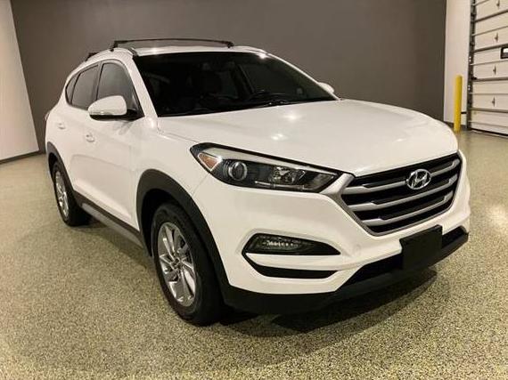HYUNDAI TUCSON 2018 KM8J33A42JU744090 image