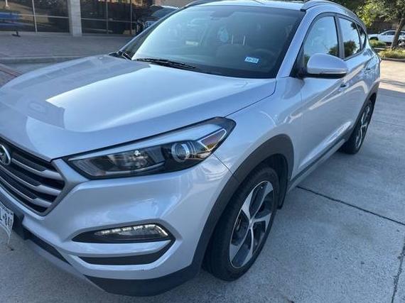 HYUNDAI TUCSON 2018 KM8J33AL2JU827610 image