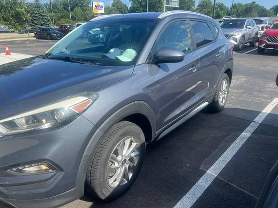 HYUNDAI TUCSON 2018 KM8J3CA42JU636570 image