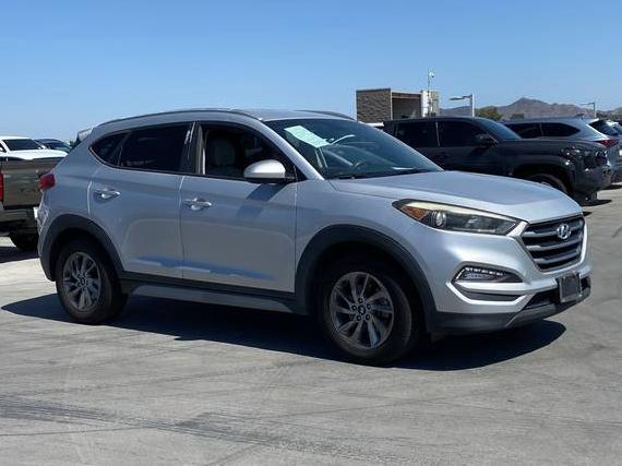 HYUNDAI TUCSON 2018 KM8J33A47JU721498 image