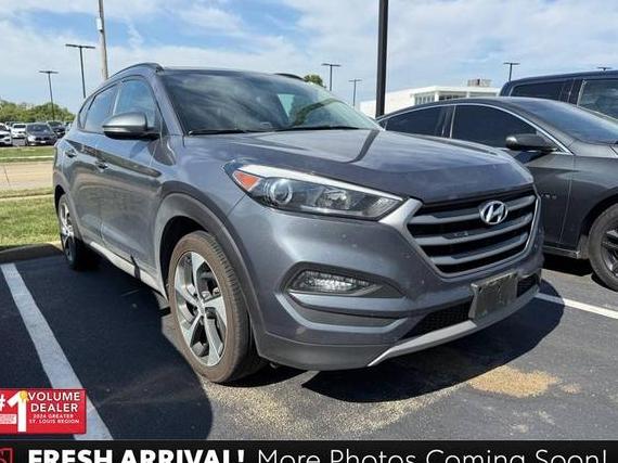 HYUNDAI TUCSON 2018 KM8J33A29JU761029 image HYUNDAI TUCSON 2018 KM8J33A29JU761029 image