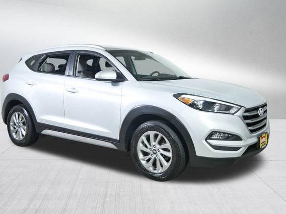 HYUNDAI TUCSON 2018 KM8J3CA42JU606663 image