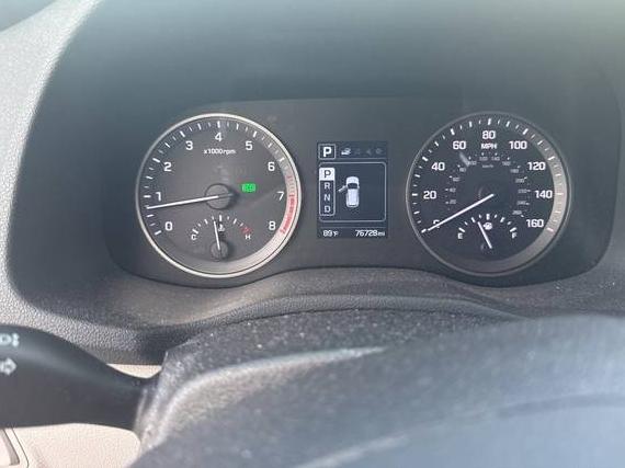 HYUNDAI TUCSON 2017 KM8J33A48HU400323 image