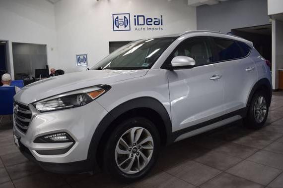 HYUNDAI TUCSON 2017 KM8J3CA48HU479685 image