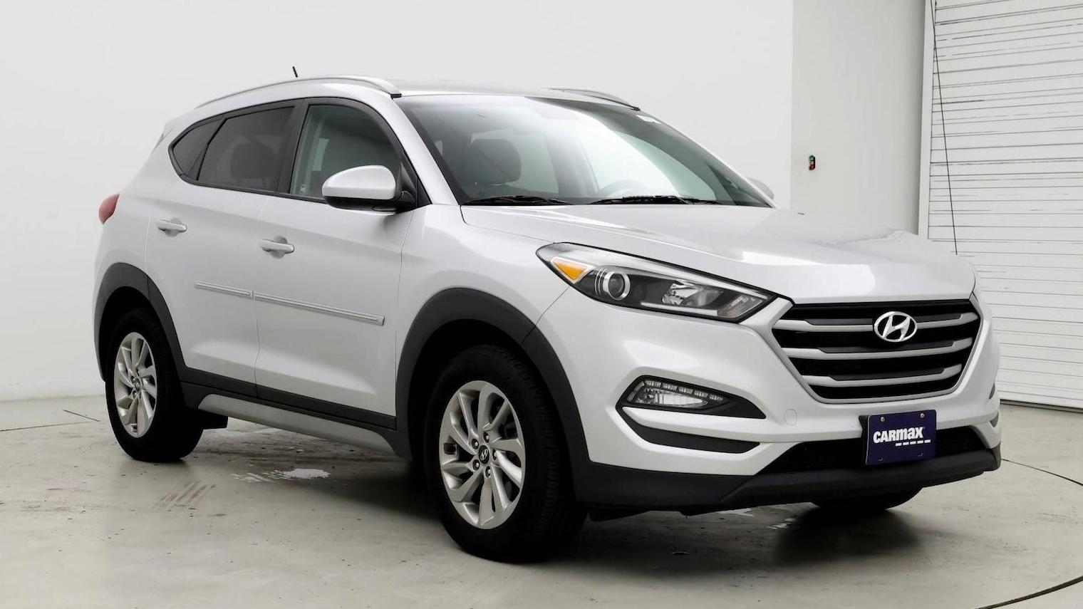 HYUNDAI TUCSON 2017 KM8J3CA49HU588382 image