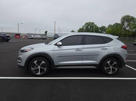 HYUNDAI TUCSON 2017 KM8J3CA25HU582819 image
