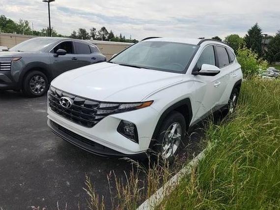 HYUNDAI TUCSON 2022 5NMJBCAE1NH092950 image