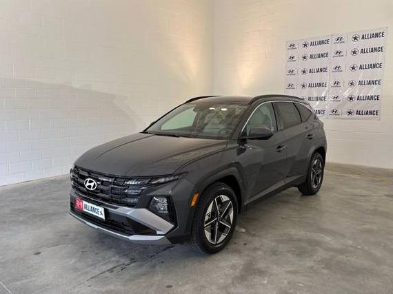 HYUNDAI TUCSON 2025 5NMJB3DE0SH535130 image