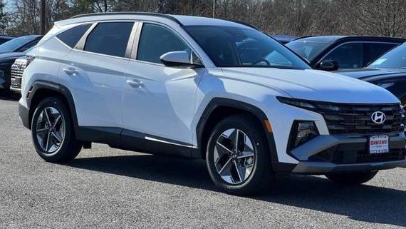 HYUNDAI TUCSON 2025 5NMJB3DE4SH489172 image