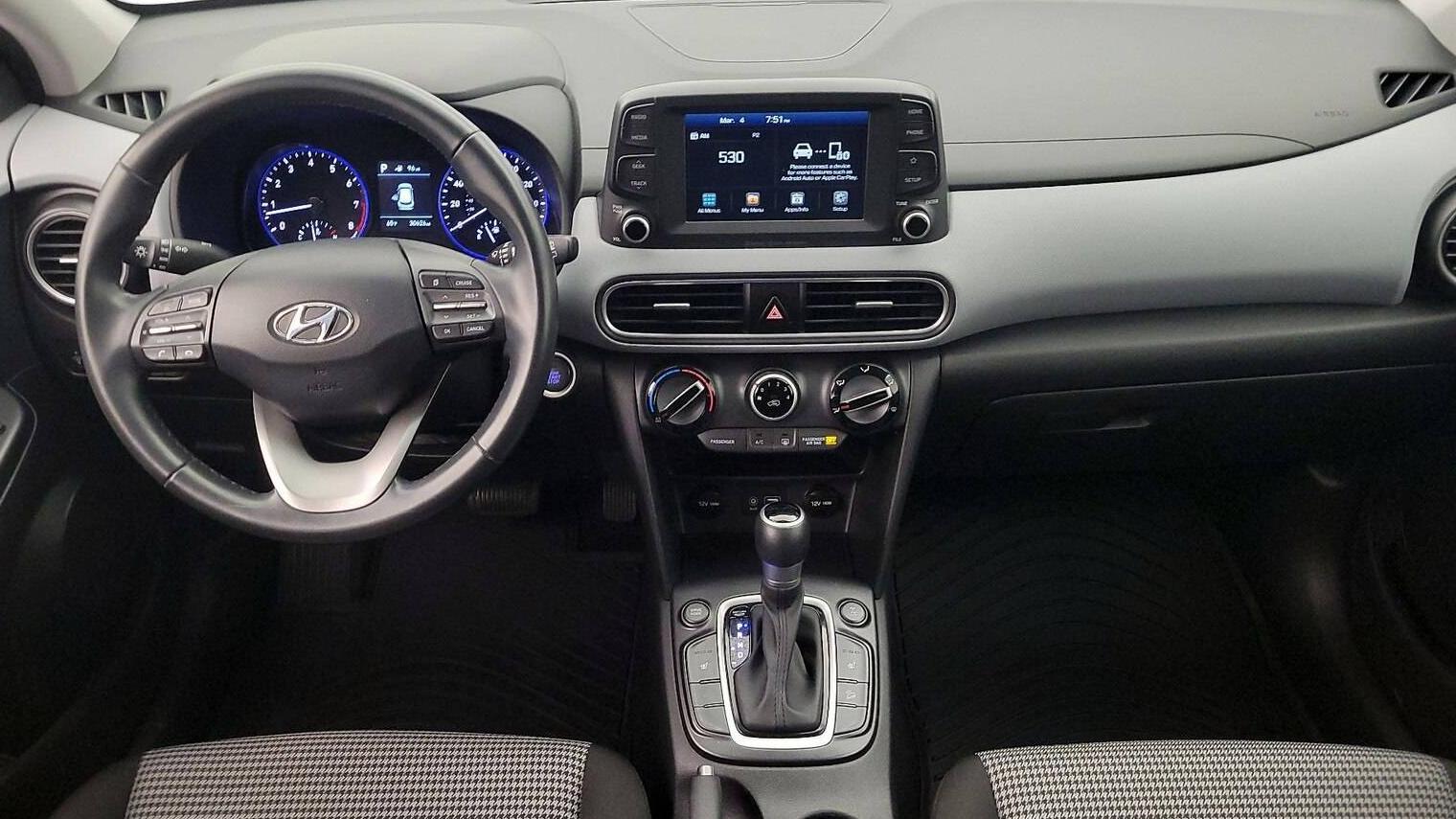 HYUNDAI KONA 2018 KM8K2CAA8JU152819 image