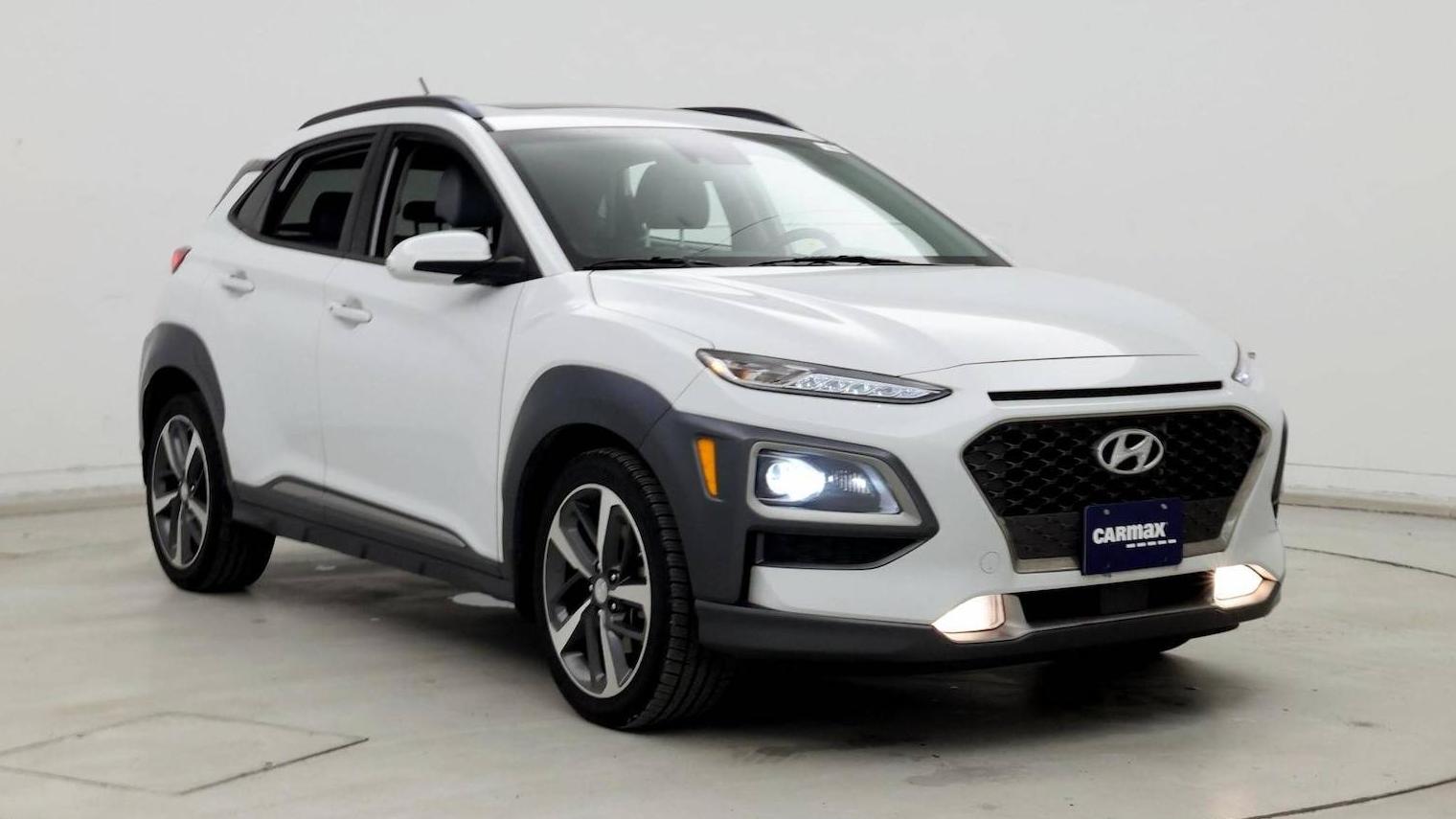 HYUNDAI KONA 2018 KM8K5CA5XJU127673 image