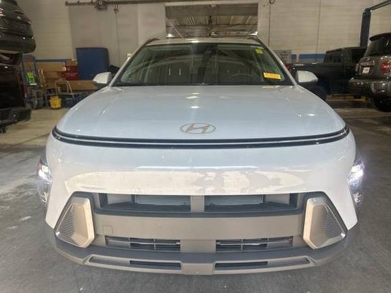 HYUNDAI KONA 2024 KM8HBCABXRU062215 image