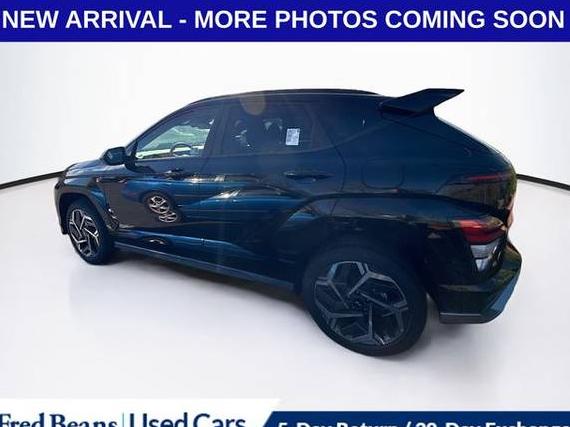 HYUNDAI KONA 2025 KM8HBCA35SU233953 image