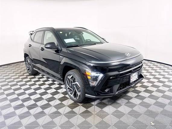 HYUNDAI KONA 2025 KM8HBCA39SU233969 image
