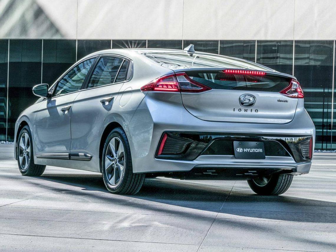 HYUNDAI IONIQ 2017 KMHC85LH3HU007223 image