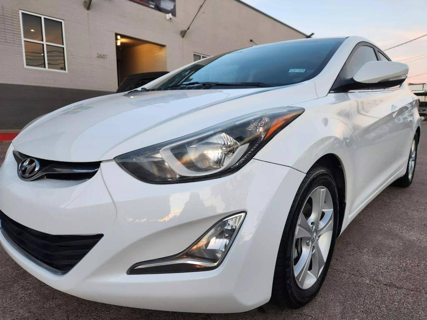 HYUNDAI ELANTRA 2016 5NPDH4AE3GH772209 image