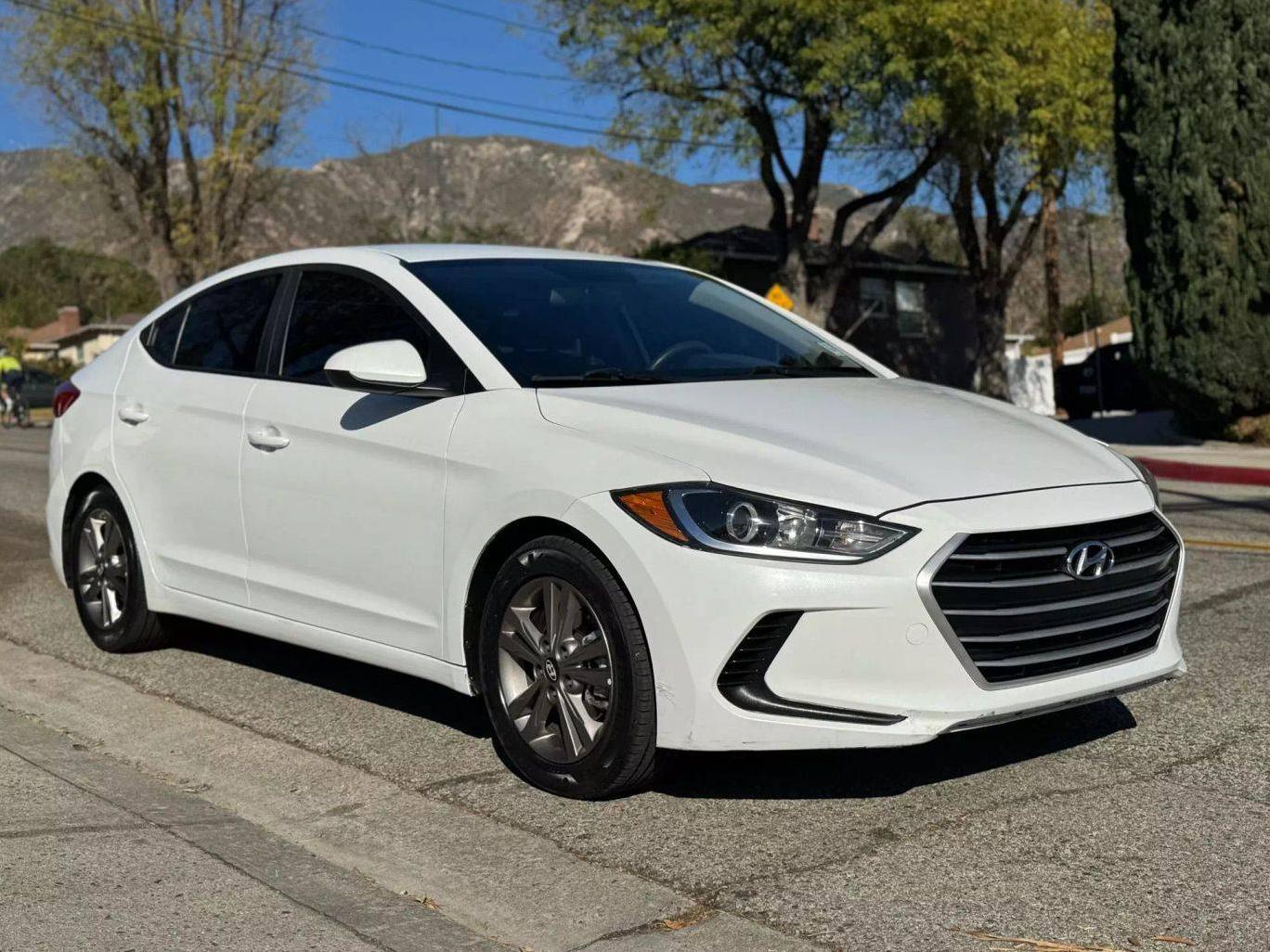 HYUNDAI ELANTRA 2018 5NPD84LF7JH348478 image