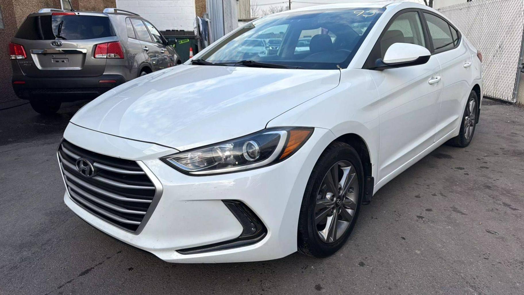 HYUNDAI ELANTRA 2018 5NPD84LF6JH269495 image