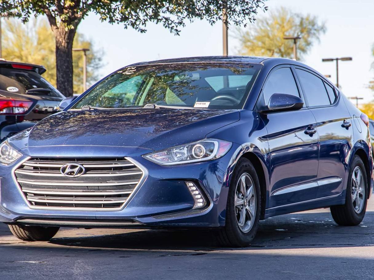 HYUNDAI ELANTRA 2018 5NPD94LAXJH323799 image