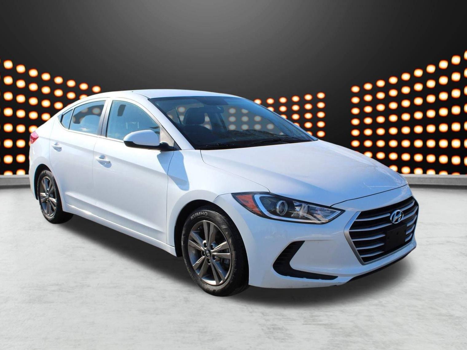 HYUNDAI ELANTRA 2018 5NPD84LF0JH367809 image