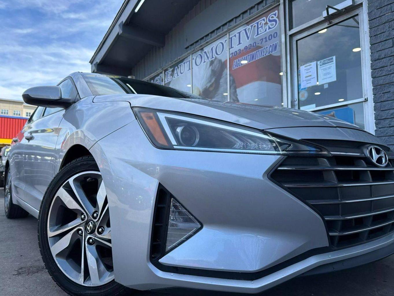 HYUNDAI ELANTRA 2017 5NPD84LF8HH018682 image