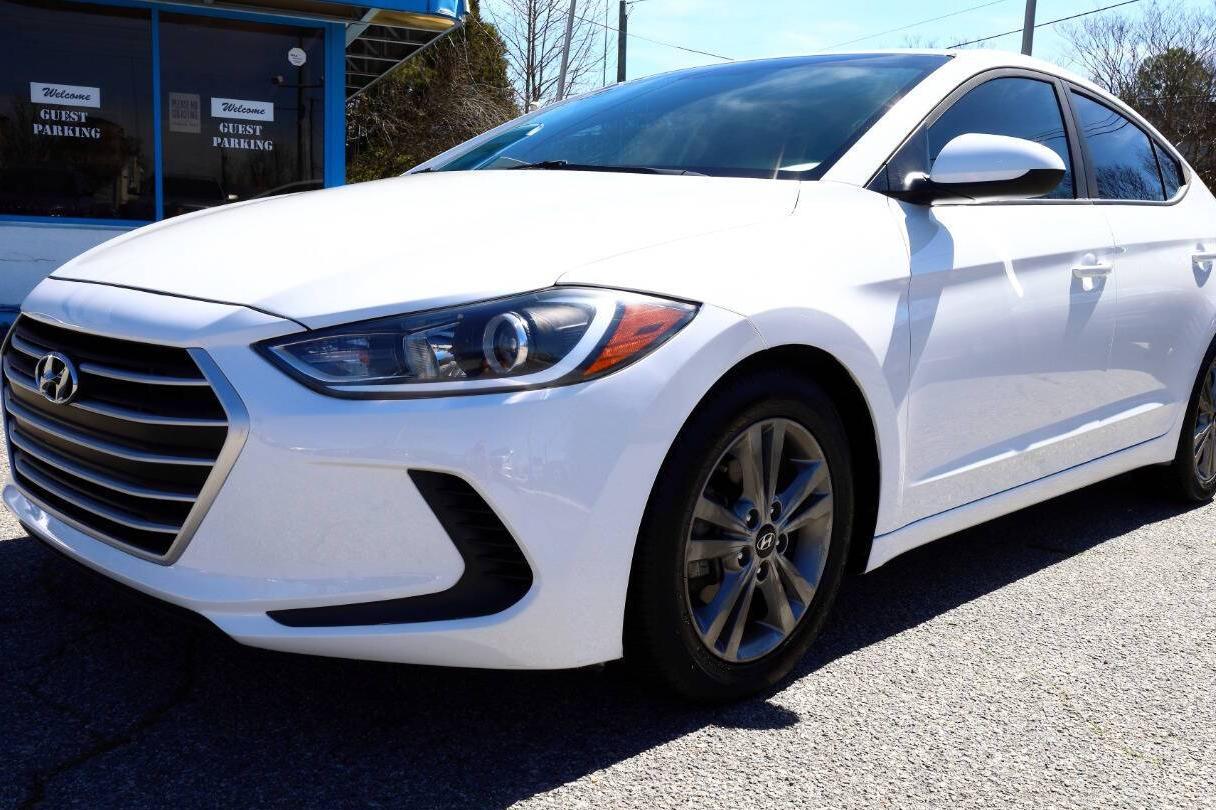 HYUNDAI ELANTRA 2017 5NPD84LF5HH108162 image