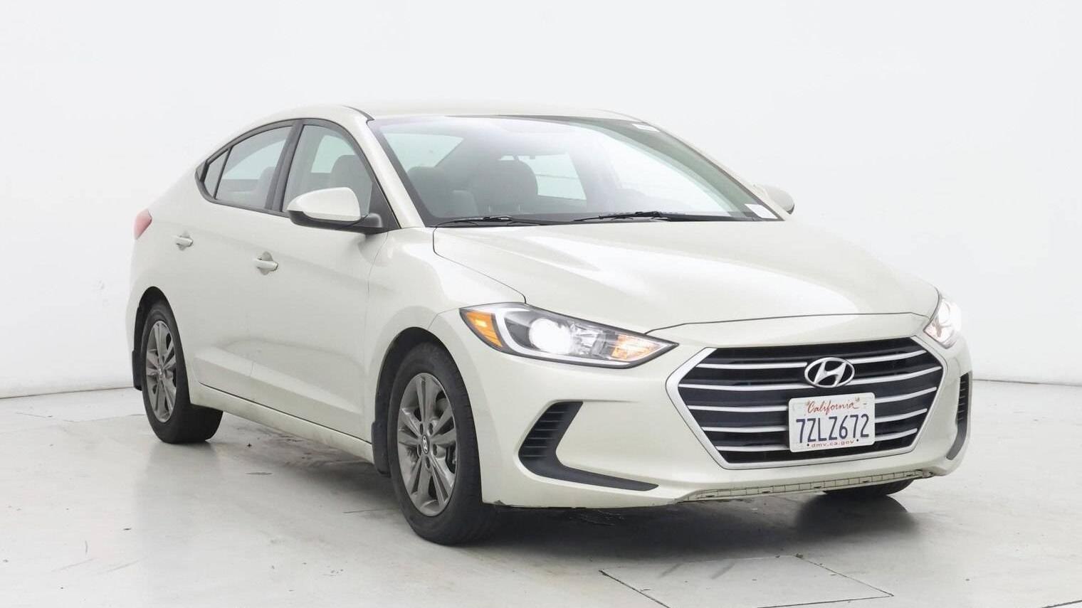 HYUNDAI ELANTRA 2017 5NPD84LF0HH183304 image