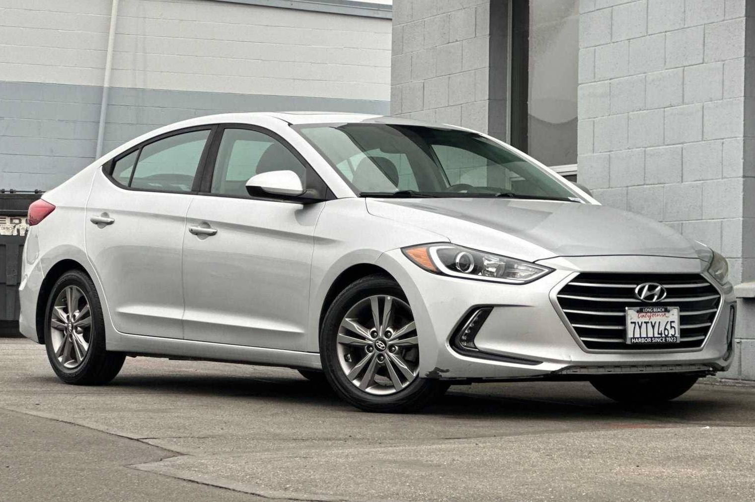 HYUNDAI ELANTRA 2017 5NPD84LF4HH168577 image