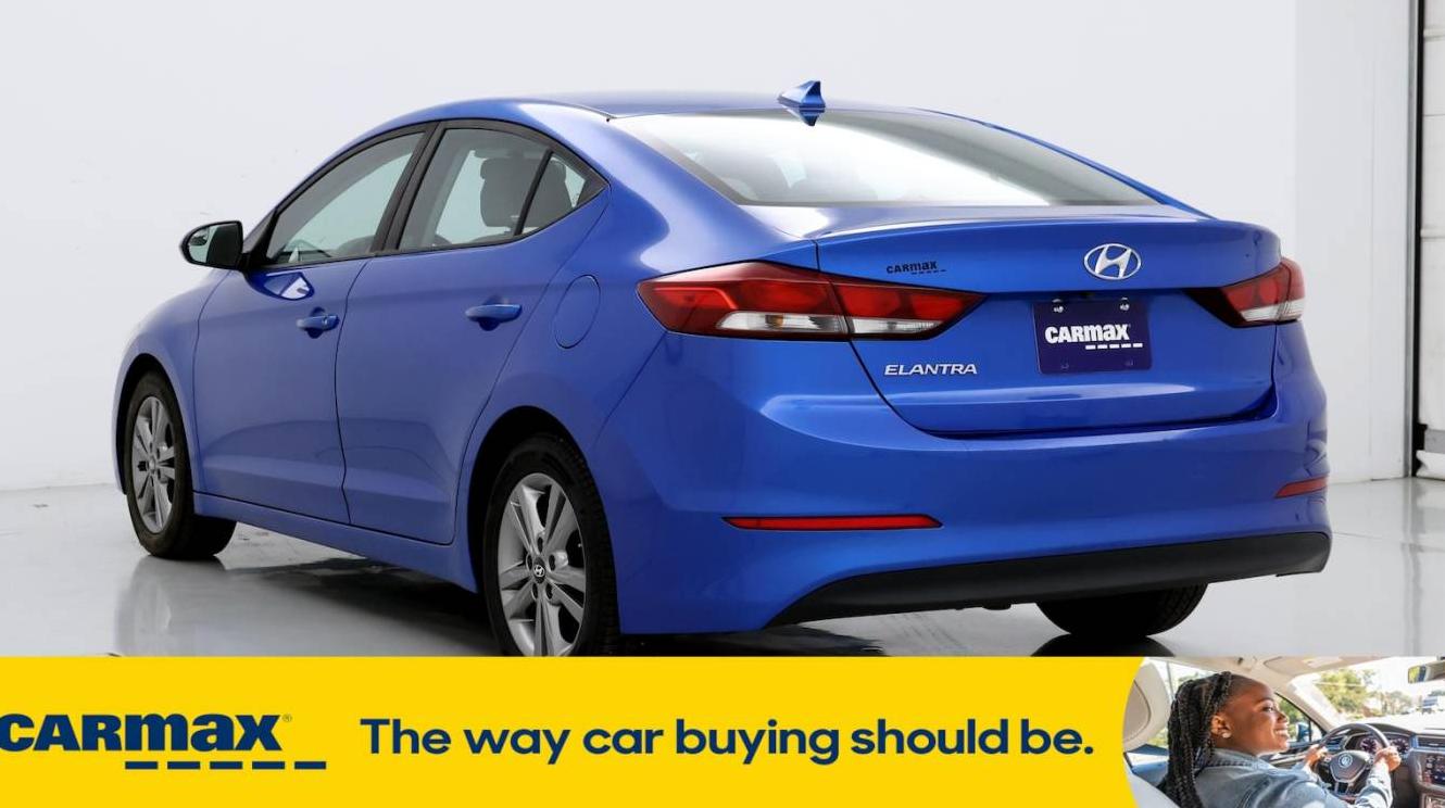 HYUNDAI ELANTRA 2017 KMHD84LF8HU190065 image