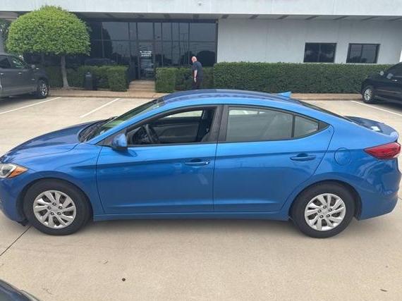 HYUNDAI ELANTRA 2017 5NPD74LF4HH102758 image