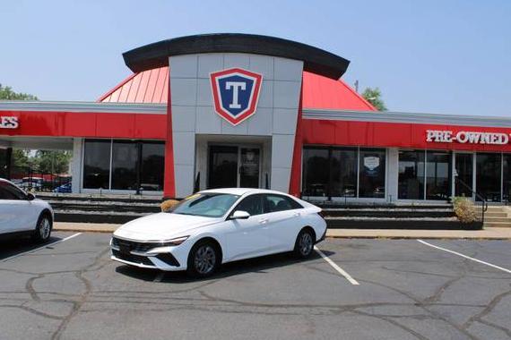 HYUNDAI ELANTRA 2024 KMHLM4DG2RU832649 image
