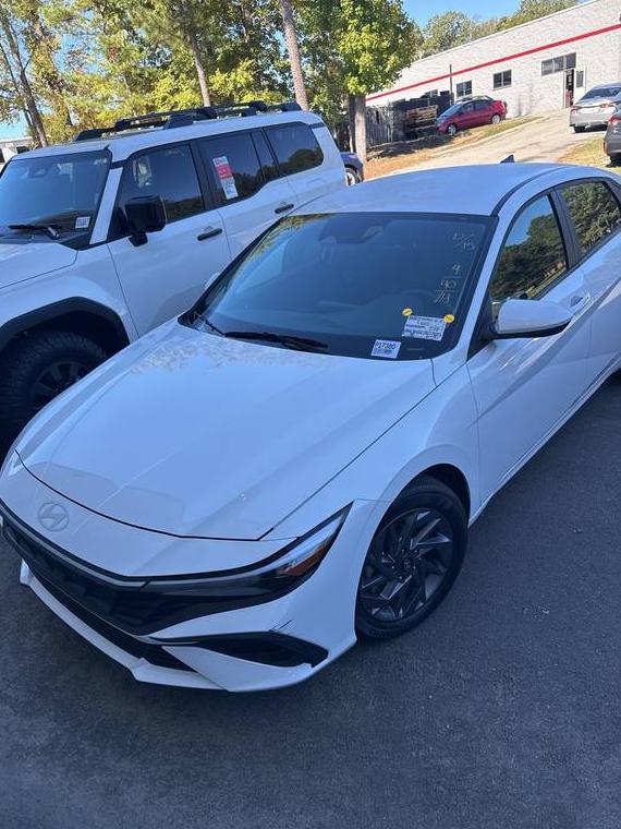 HYUNDAI ELANTRA 2024 KMHLM4DG1RU779023 image HYUNDAI ELANTRA 2024 KMHLM4DG1RU779023 image
