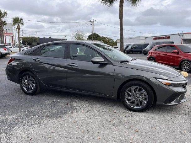 HYUNDAI ELANTRA 2024 KMHLM4DG9RU691577 image