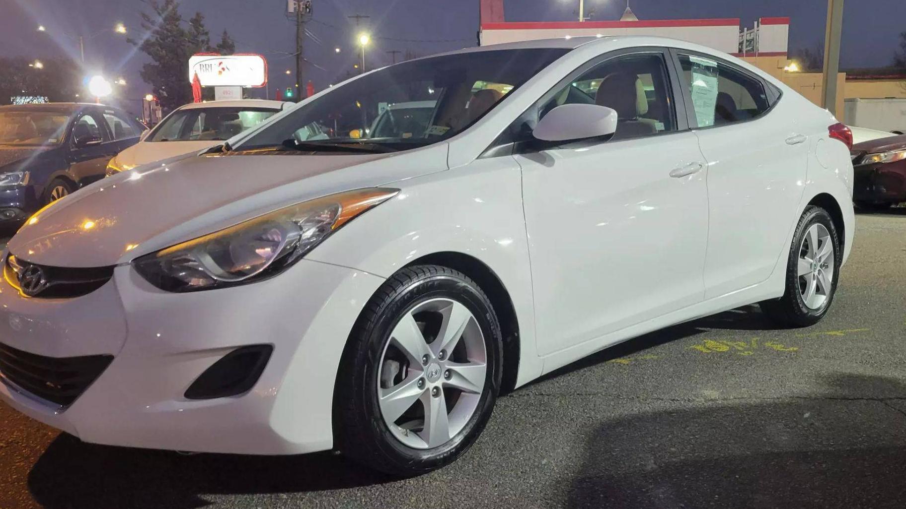 HYUNDAI ELANTRA 2013 5NPDH4AE2DH310851 image