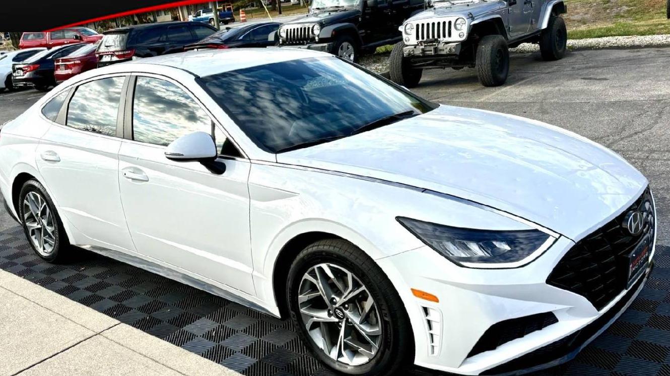 HYUNDAI SONATA 2023 KMHL64JAXPA253160 image