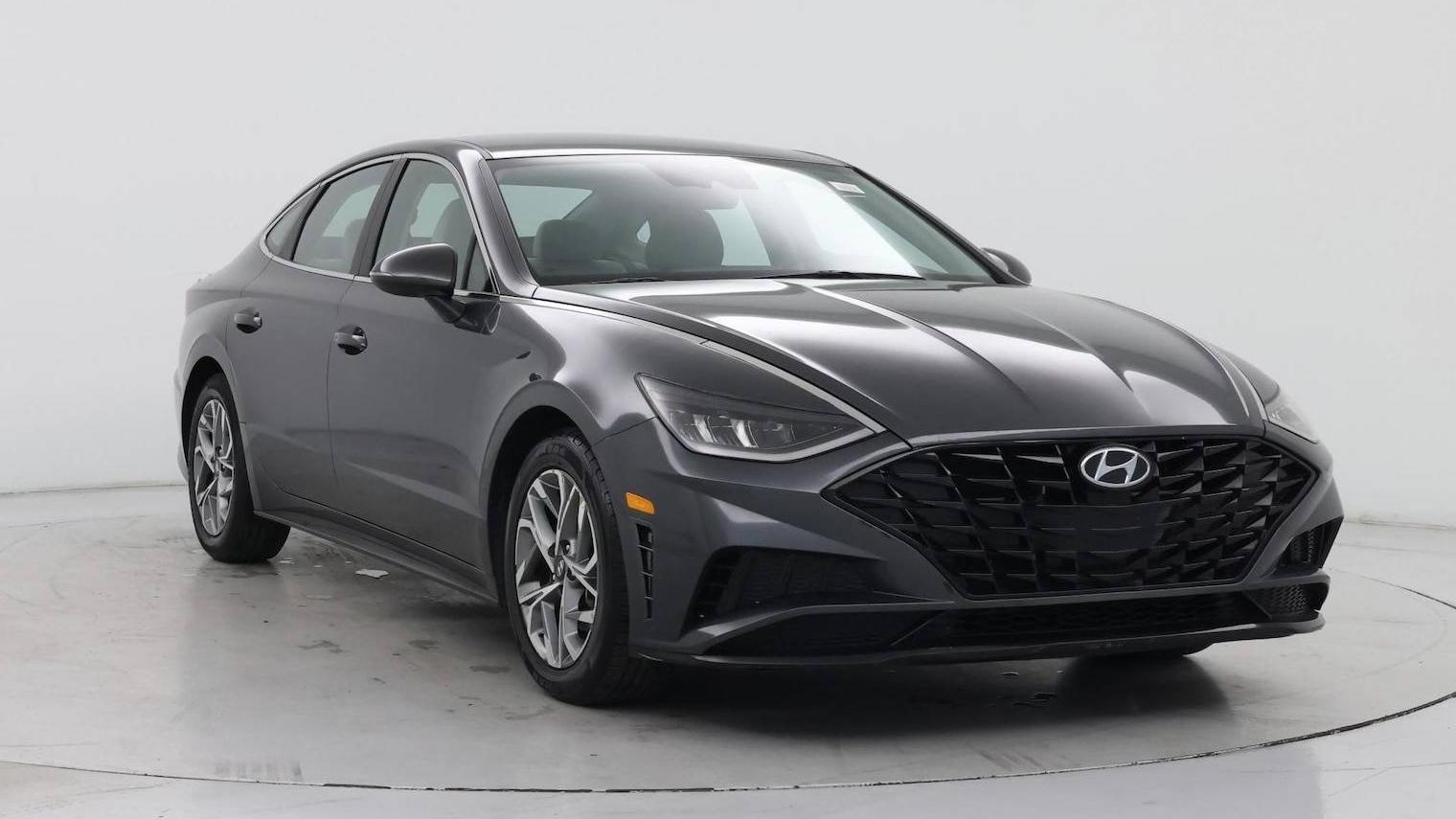 HYUNDAI SONATA 2023 KMHL64JAXPA289690 image
