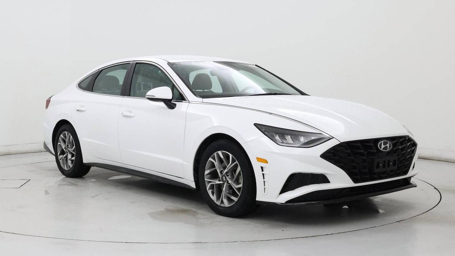 HYUNDAI SONATA 2023 KMHL64JA7PA288822 image