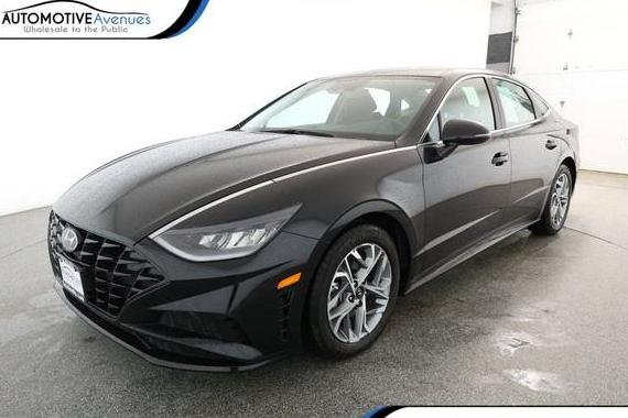 HYUNDAI SONATA 2023 KMHL64JA3PA273332 image