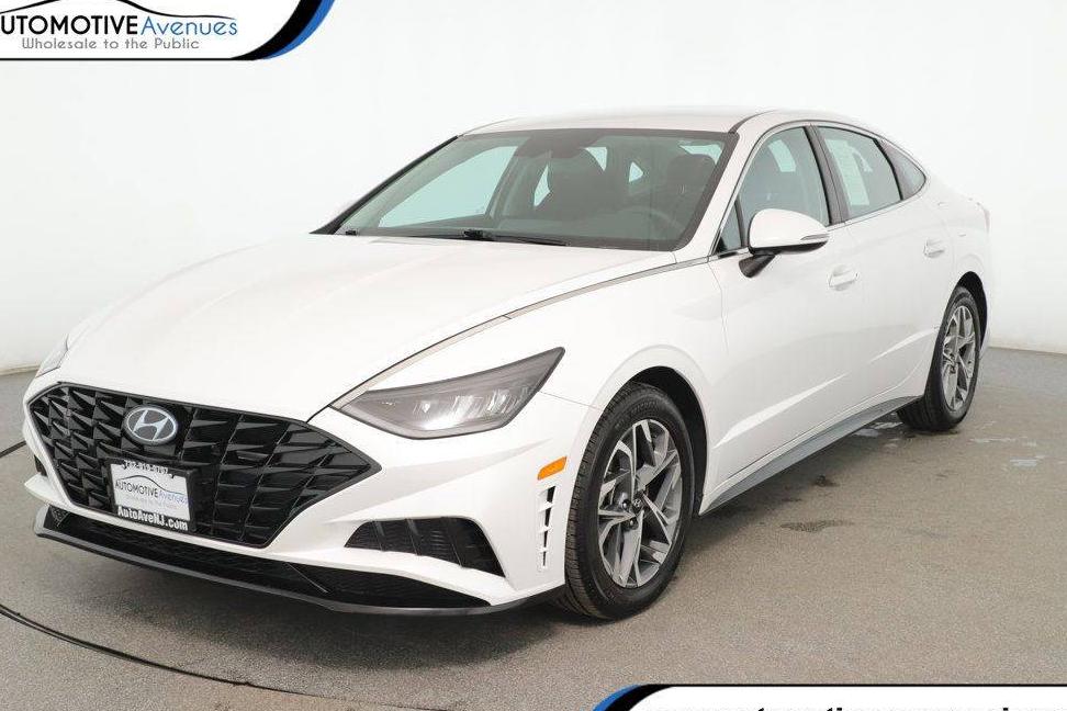 HYUNDAI SONATA 2023 KMHL64JA2PA300956 image