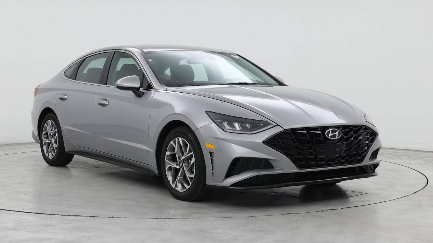 HYUNDAI SONATA 2023 KMHL64JA6PA279142 image