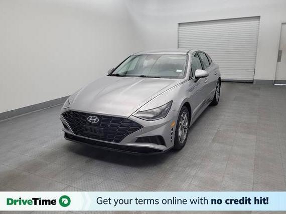 HYUNDAI SONATA 2023 KMHL64JAXPA313034 image