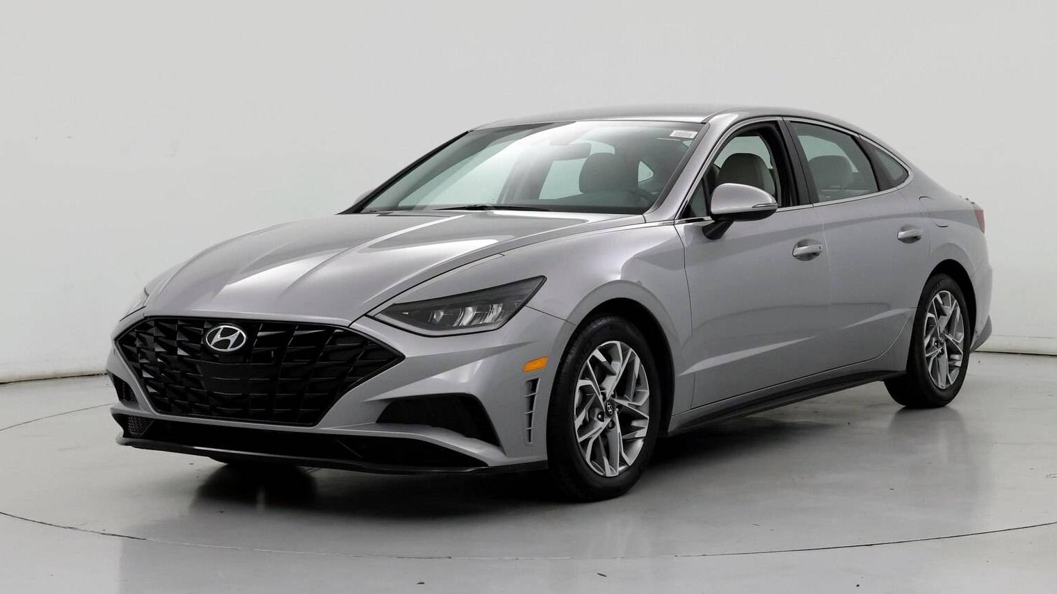 HYUNDAI SONATA 2023 KMHL64JA9PA272427 image