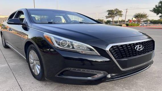 HYUNDAI SONATA 2016 KMHE24L15GA038786 image