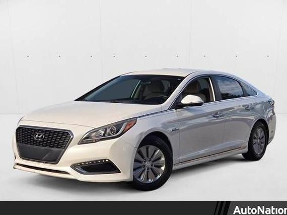 HYUNDAI SONATA 2016 KMHE24L17GA017034 image